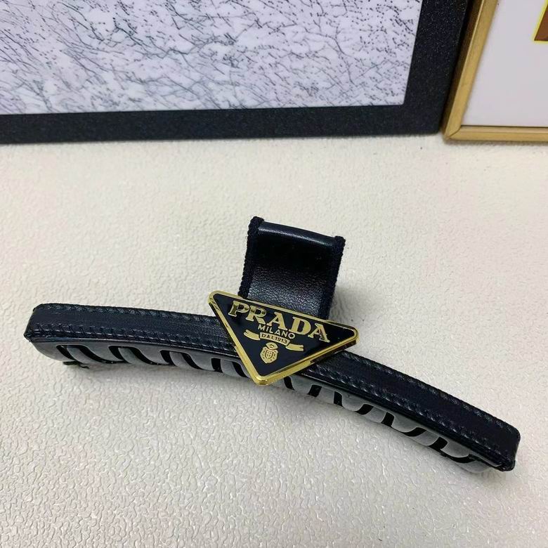 Prada Hair Grab Clip  (4)